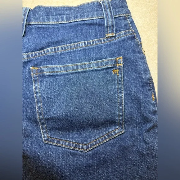 Madewell Denim Mini Skirt Distressed Raw Hem Size 25 Dark Wash - Picture 9 of 10